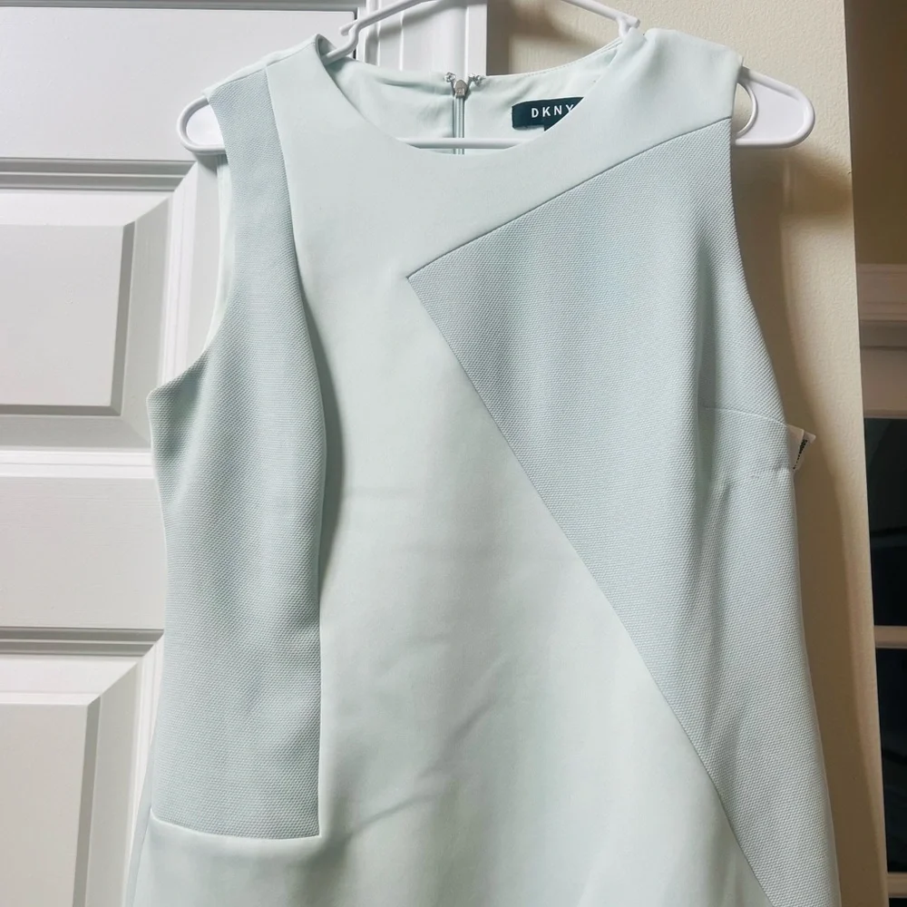 DKNY size 8 stunning Women's Light Blue Sleeveless Dress - Picture 2 of 5